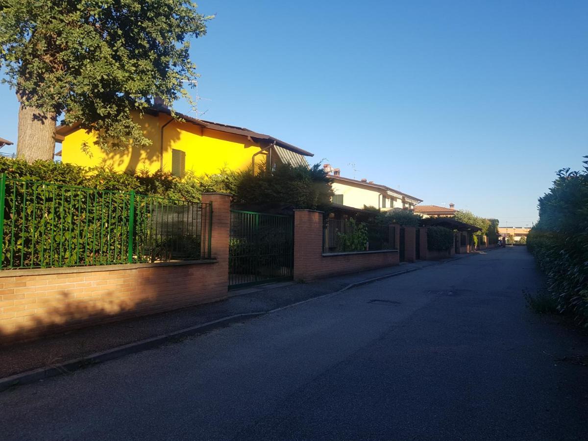 Hotel La Quercia Fiorita à Trivolzio Extérieur photo